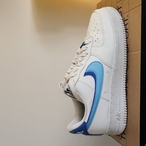 EUC | Nike | Air Force 1'07 LV8 | White/Sail/Blue Chill/Medium Blue | Size 8 Men